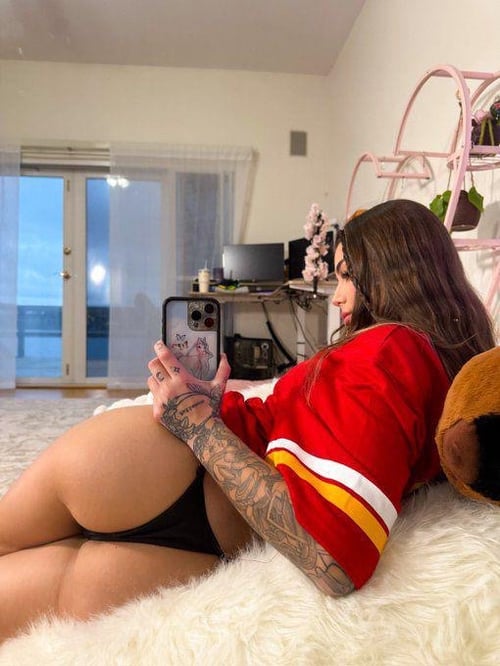 Hey handsome 😍sweet 🍑Hot & Sexy, Clean & soft Pussy. I’m available for both Incall and outcall