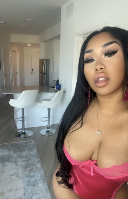 Exotic and Curvyyyy