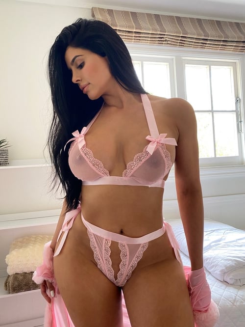 Come SPICE your NIGHT up with a sweet & sexy hottie Latino doll😈😋i luv cum❤️🍆