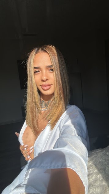 Hola amor , disponible escribe o llama para agendar . Cubana 🫠👸🏼