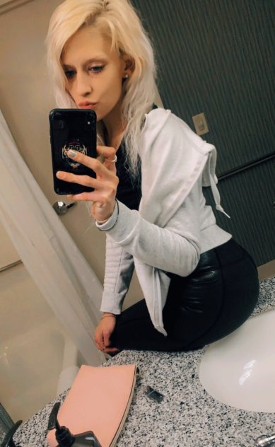 Petite Sexy Blonde