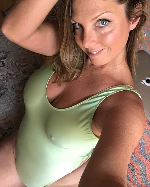 LOOKING🍭4🍬D🍦SWEETEST🍼MILKY💦JUICY🌧WET🍇**🍓SEND A DM