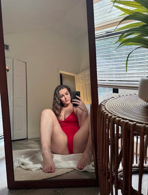 Hey hit me on 213 828 0535 🍑🍯 Hot & Sexy, Clean & soft Pussy.Now i'm available for incall outcall.