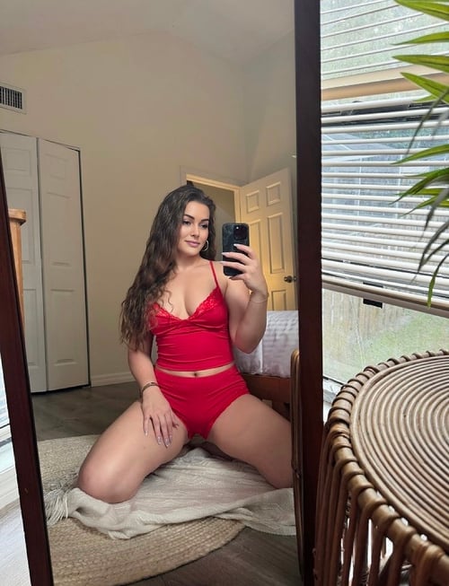 Hey hit me on 213 828 0535 🍑🍯 Hot & Sexy, Clean & soft Pussy.Now i'm available for incall outcall.