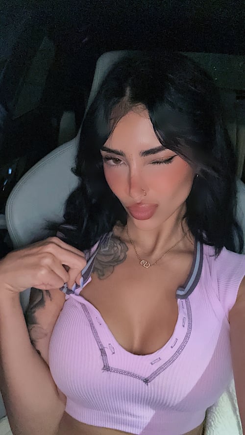 Hey Gators!! Sexy keylee is Here to delight you,feels sweeter and more genuine.
