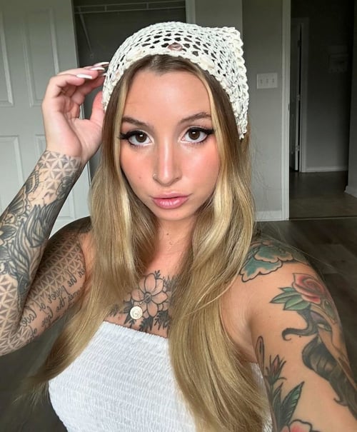 HOOK UP AVAILABLE 🥰😘❤️👅