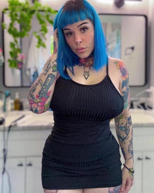 HMU for hookup and my nudes ,Am ready to help you get wet and ride your cock
