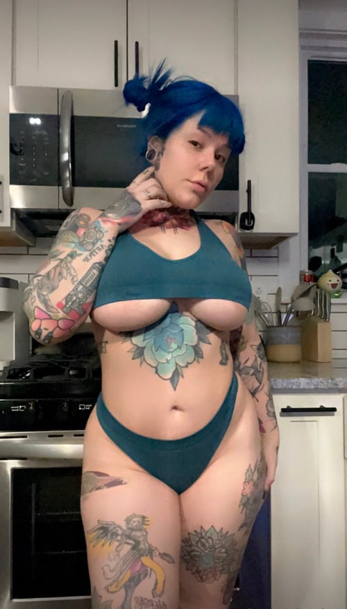 HMU for hookup and my nudes ,Am ready to help you get wet and ride your cock