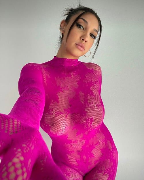 𝑃𝑎𝑟𝑡𝑦 𝑖𝑛 𝑚𝑦 𝑟𝑜𝑜𝑚 𝑤ℎ𝑜'𝑠 𝑪𝒖𝒎𝒊𝒏👅💦?