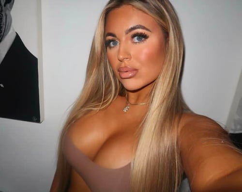Hey 🍑🍯 Hot & Sexy, Clean & soft Pussy. I’m available for both Incall and outcall