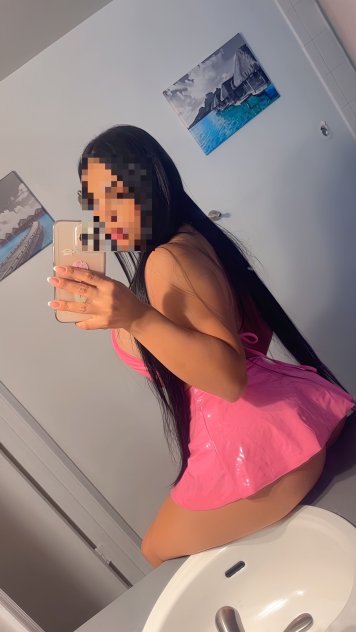 Nueva y Mojadita (786) 969-6545 Llamame
