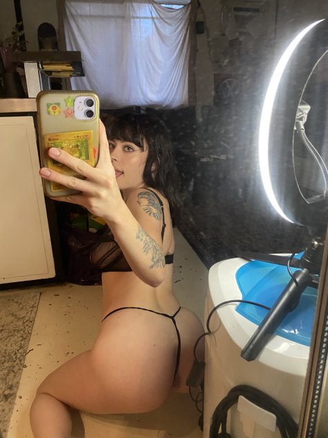 I’m horny and superwet. 2039012178