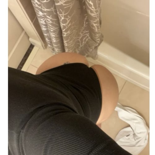 AVAiLABLE NOW 😋🥵