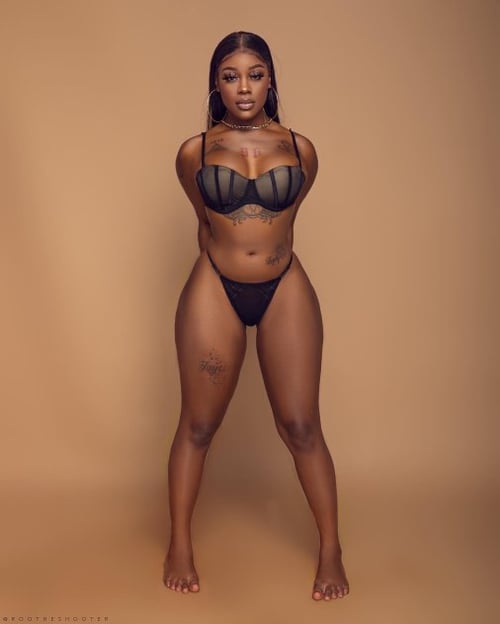 UPSCALE BADDIE
