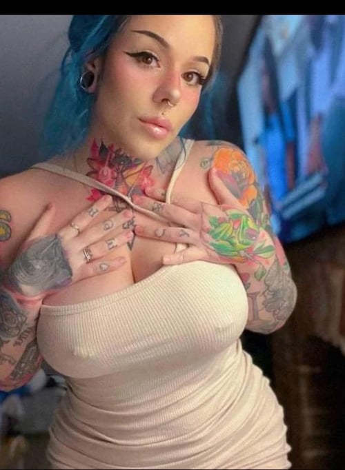 HMU for hookup and my nudes ,Am ready to help you get wet and ride your cock +1 (270) 906-0907