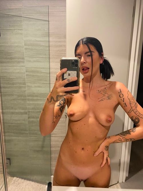 Discreet sex with Caucasian sexy girl