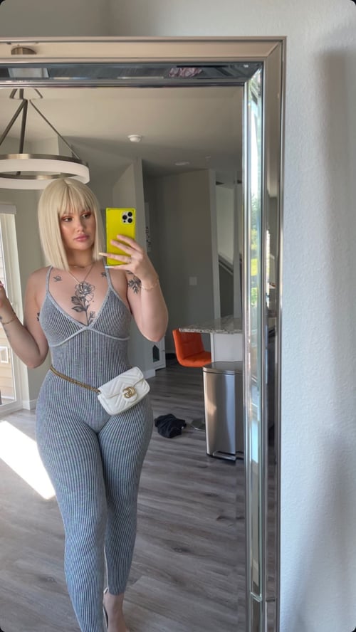 🍑🍆 I’m available to make you happy 💕