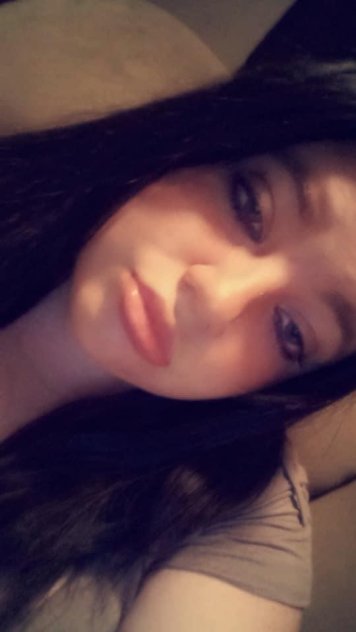 I’m available for hook up both Incall and outcall (661) 201-8985