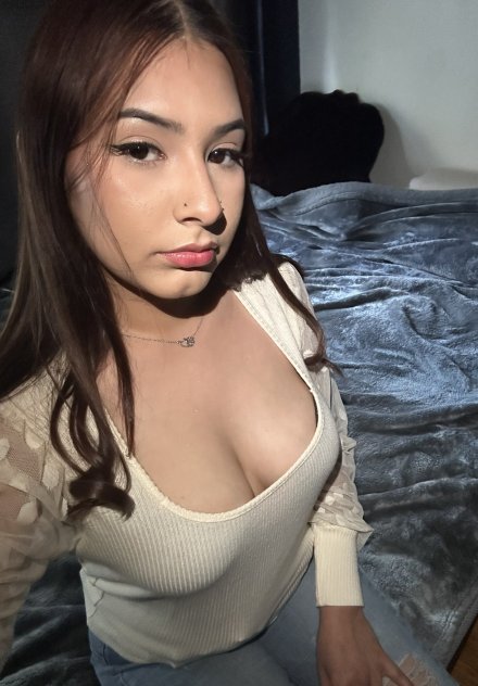 Avaliable 24/7 💋 real pretty and petite doll 🍭 come play w/ me
