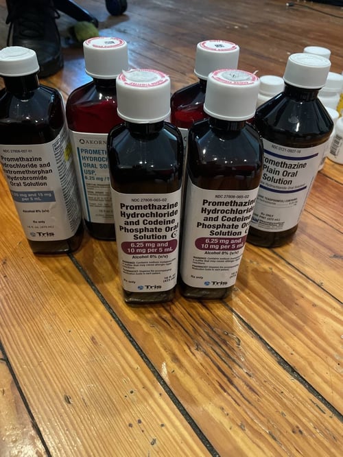 I’m Angela🍑🍆 , I sell Drugs❄️💊&weed Add Me For hoookup,couples fun,Bdsm🤩