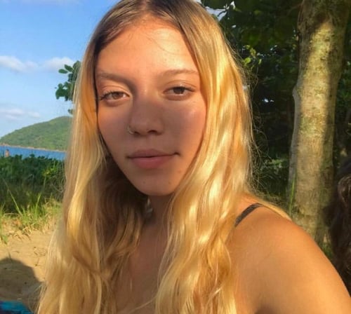 I'm available to make you cum all over me