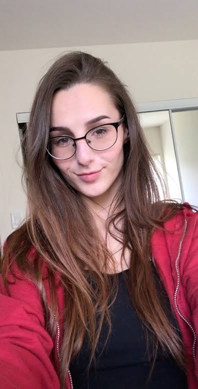 I’m available for hookup 🍆🍑
