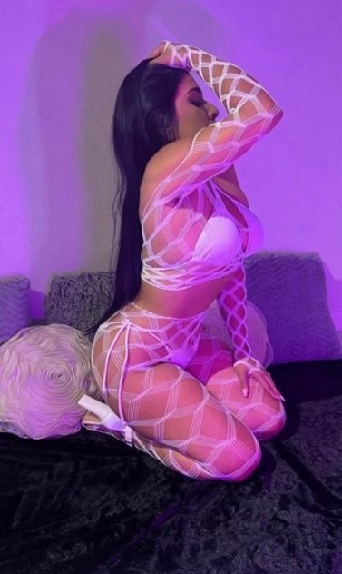 SEXY OH SO SEXY MODEL OF YOUR DREAMS
