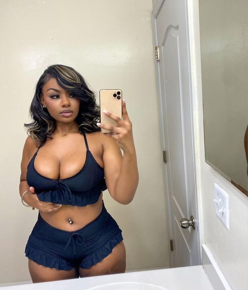 Horny and always creamy, available for hookup