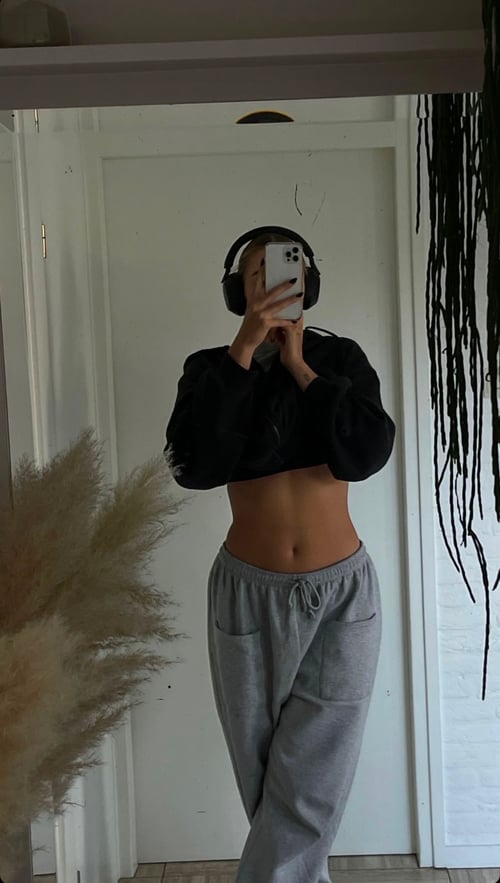 My bedroom eyes will invite you. My sexy hourglass shape will entice you.