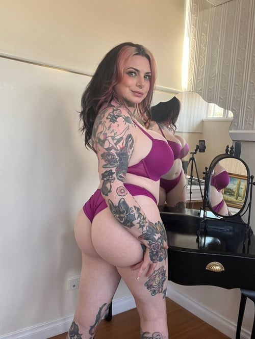 Am down for hook up I WANT YOU SO DEEP INSIDE ME 🍑🤤 ((+17602630013)