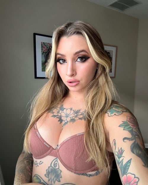 HOOK UP AVAILABLE 🩷🥰🥰😍