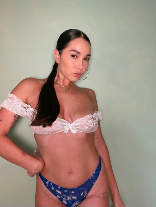 Milky 🥛 hookups and my nudes 🍆💋🍑💨🍷👅🥰❤️🥛