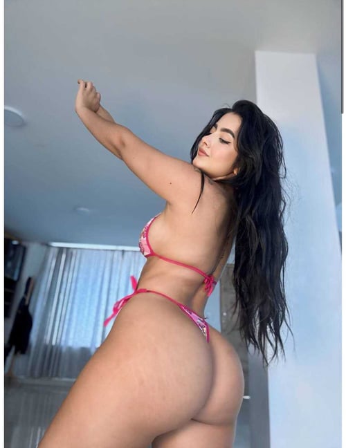 Colombian recently arrived and I came to make you enjoy all kinds of effective services to the full