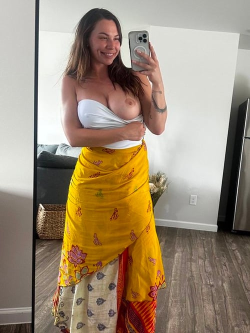 I am available right now💦Young🔥Hott$ Classy and Wet💦👅text me +1 409 599 4504