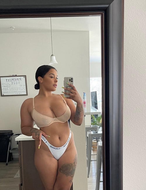 I’m down for fun hookup and massage 100% legit HMU:telegram: @Claraisbeautiful