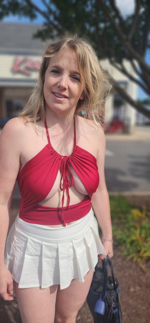 LOOK NO FUTHER, I’M THE BEST ! LET ME RELIEVE YOU OFF ANY STRESS AND MAKE YOU CUM ...🍑🍑🍑💦🍆🍆🍆