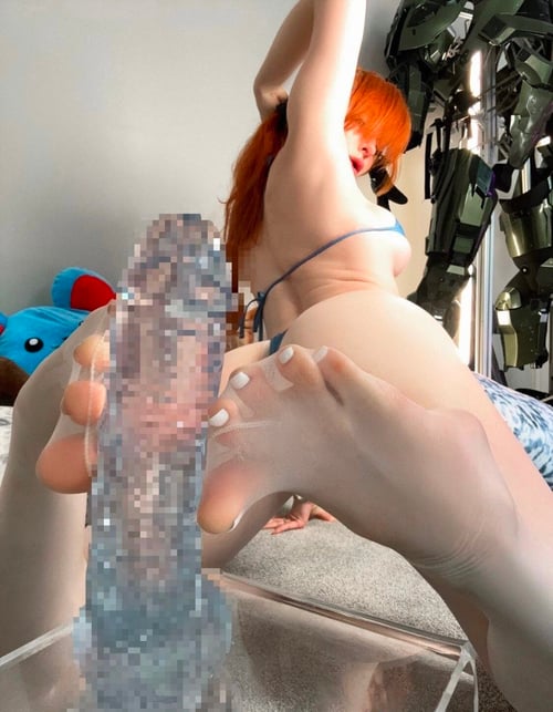 I’m female escort available for hookup and I sell my hot Nudes and videos