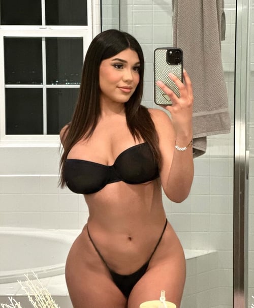 I’m available all day and night for incall and outcall... text me for rate and unforgettable 🥵 expe