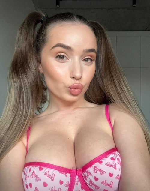 I’m available for both Incall and outcall 6363120940