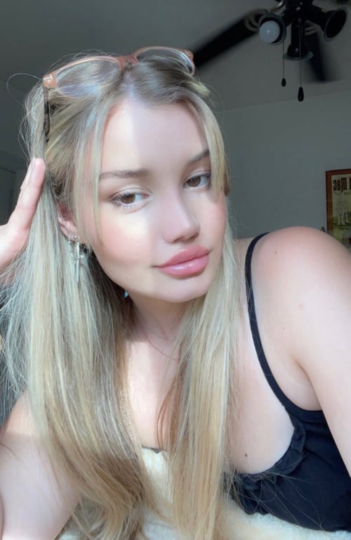 HEY AM ELLA BRITNEY AVAILABLE FOR HOOKUPS๐๐ฅต AND HOT FUCK ๐WITH A LOT OF EROTICS FUN๐๐ฆ