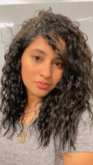 hola mi nombre es yasmin soy una chica caliente atrevida que me gusta