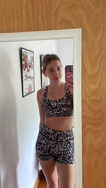 REBECCA IS HERE TO SERVE YOU HOT SEX🍆🍑 WET JUICY PUSSY