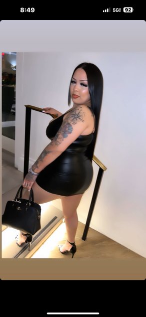 Latina mami in town