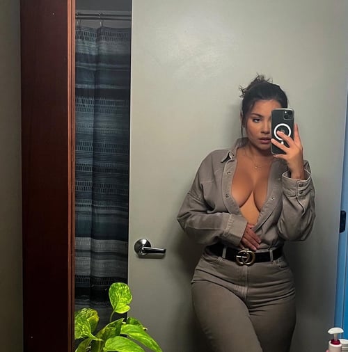 I offer affordable massage with sex i'm professional discreet and genuine