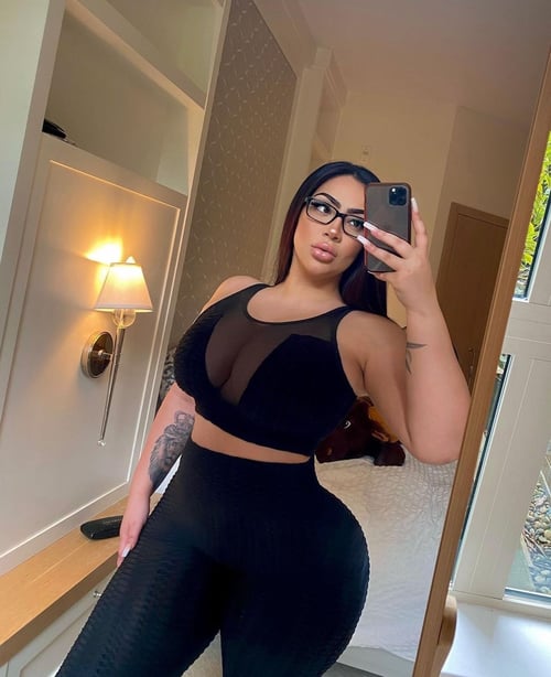Snapchat: daniellawilli Instagram: Marryjuan2136 Yo it’s Daniella I squirt a lot and ride real good