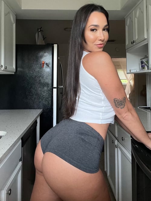 i’m available for incall and outcall service😍 Snapchat - anglspace
