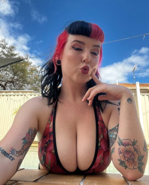 I’m available for Incall and outcall services