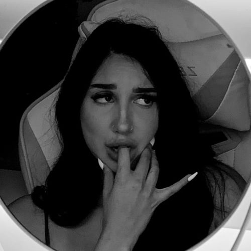 I’m Jill I provide all services including massages HMU on +16285004452