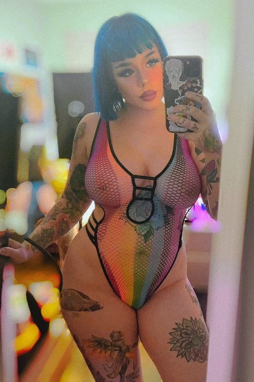 I do hookups, massages and I sell my masturbating videos