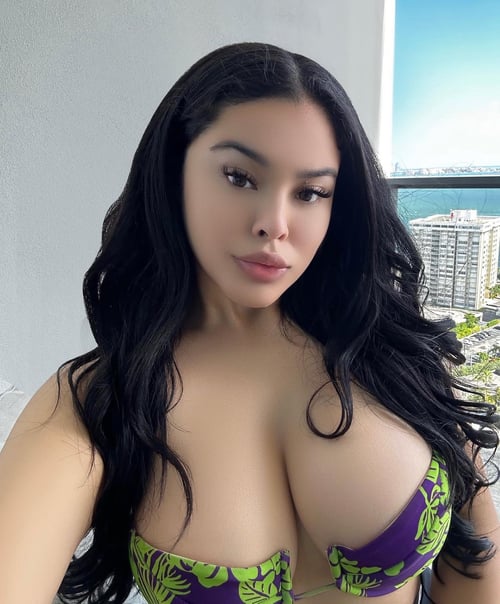 Naughty girl at your next door available to satisfy to all your desires
